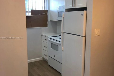 Immobilier commercial à vendre à Miami, Floride: 111.48 m2 № 1095306 - photo 5