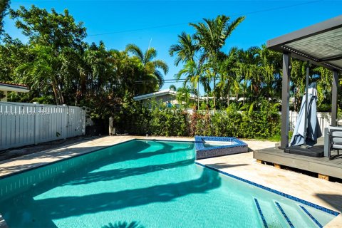 Villa ou maison à vendre à Lauderdale-by-the-Sea, Floride: 8 chambres, 612.04 m2 № 1095305 - photo 24