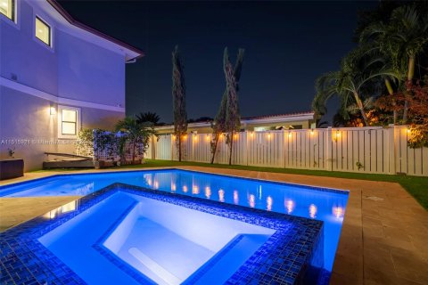 Villa ou maison à vendre à Lauderdale-by-the-Sea, Floride: 8 chambres, 612.04 m2 № 1095305 - photo 15