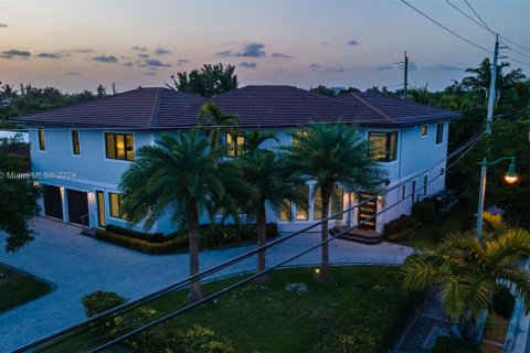 Villa ou maison à vendre à Lauderdale-by-the-Sea, Floride: 8 chambres, 612.04 m2 № 1095305 - photo 30