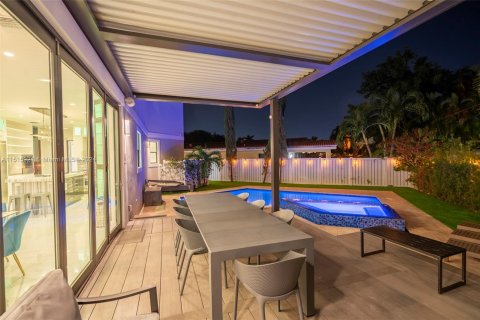 Villa ou maison à vendre à Lauderdale-by-the-Sea, Floride: 8 chambres, 612.04 m2 № 1095305 - photo 14
