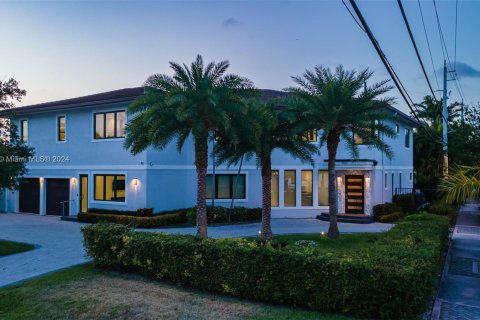Villa ou maison à vendre à Lauderdale-by-the-Sea, Floride: 8 chambres, 612.04 m2 № 1095305 - photo 6