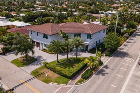 Villa ou maison à vendre à Lauderdale-by-the-Sea, Floride: 8 chambres, 612.04 m2 № 1095305 - photo 1