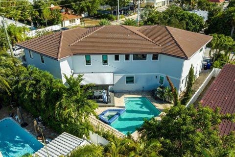 Villa ou maison à vendre à Lauderdale-by-the-Sea, Floride: 8 chambres, 612.04 m2 № 1095305 - photo 21