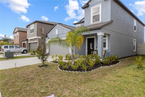 Villa ou maison à vendre à Wesley Chapel, Floride: 5 chambres, 221.94 m2 № 1341299 - photo 4