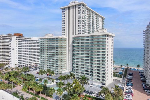 Condo in Fort Lauderdale, Florida, 2 bedrooms  № 1050153 - photo 27