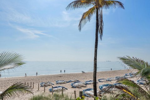 Condo in Fort Lauderdale, Florida, 2 bedrooms  № 1050153 - photo 24