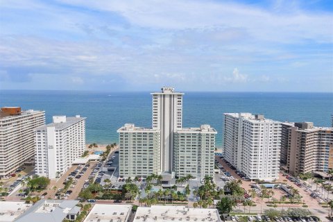 Condo in Fort Lauderdale, Florida, 2 bedrooms  № 1050153 - photo 2