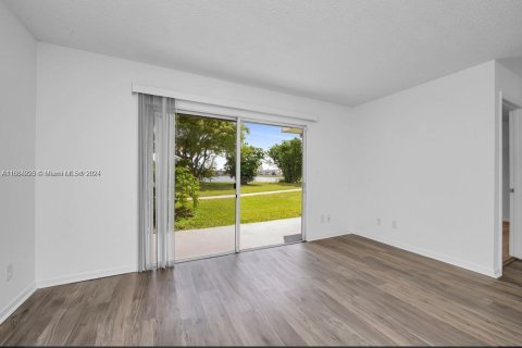 Condo in Oakland Park, Florida, 2 bedrooms  № 1223961 - photo 5