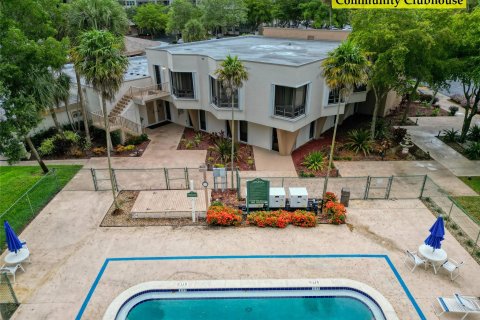 Condominio en venta en Pembroke Pines, Florida, 2 dormitorios, 120.31 m2 № 1226778 - foto 1