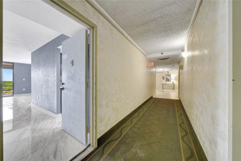Condominio en venta en Pembroke Pines, Florida, 2 dormitorios, 120.31 m2 № 1226778 - foto 16