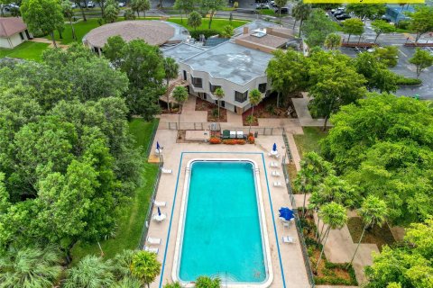 Condominio en venta en Pembroke Pines, Florida, 2 dormitorios, 120.31 m2 № 1226778 - foto 2