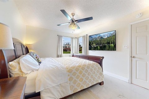 Copropriété à vendre à Pembroke Pines, Floride: 2 chambres, 89.28 m2 № 1216520 - photo 15