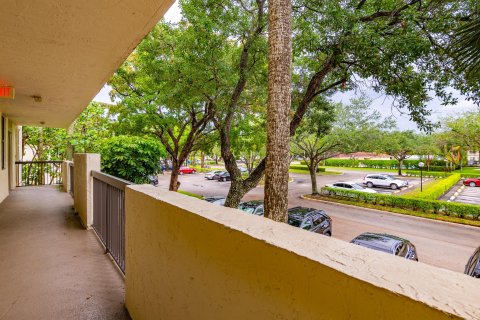 Condo in Coconut Creek, Florida, 2 bedrooms  № 1228770 - photo 8