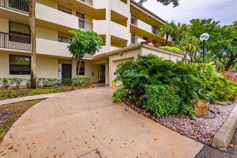 Condominio en venta en Coconut Creek, Florida, 2 dormitorios, 120.77 m2 № 1228770 - foto 9