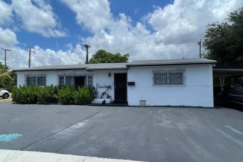 Immobilier commercial à vendre à Miami Gardens, Floride № 1226894 - photo 1