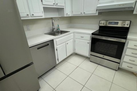 Condo in Highland Beach, Florida, 2 bedrooms  № 1226893 - photo 13