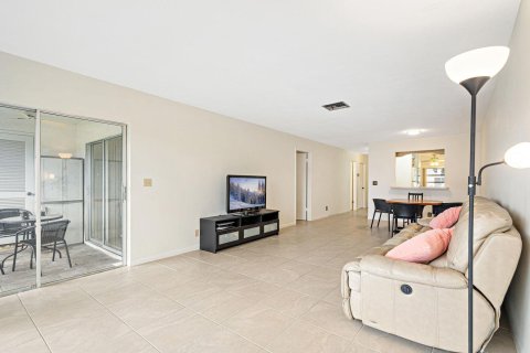 Condo in Delray Beach, Florida, 2 bedrooms  № 1226904 - photo 24