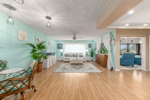 Condo in Stuart, Florida, 2 bedrooms  № 1081363 - photo 18