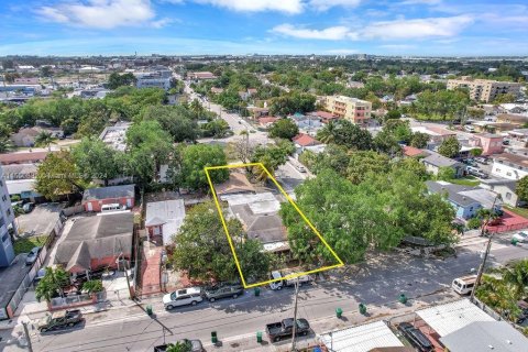 Commercial property in Miami, Florida 284 sq.m. № 1072902 - photo 10