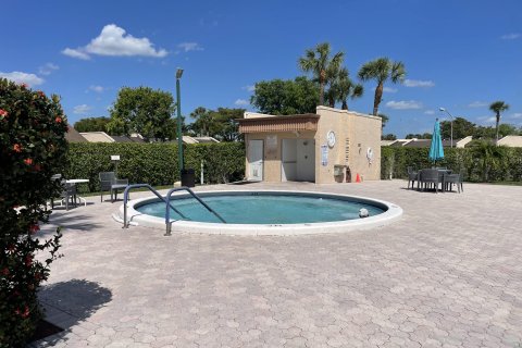 House in West Palm Beach, Florida 2 bedrooms, 94.2 sq.m. № 1075780 - photo 11