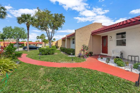 Villa ou maison à vendre à West Palm Beach, Floride: 2 chambres, 94.2 m2 № 1075780 - photo 14