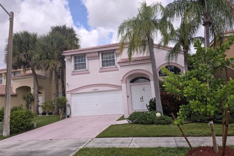 Villa ou maison à vendre à Pembroke Pines, Floride: 3 chambres, 212.47 m2 № 1054617 - photo 4