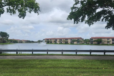 Condo in Pembroke Pines, Florida, 2 bedrooms  № 1331751 - photo 30