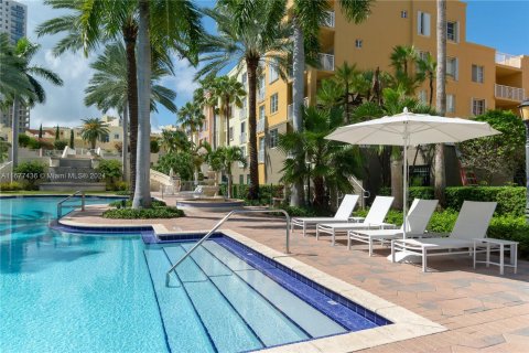 Condo in Miami Beach, Florida, 3 bedrooms  № 1407657 - photo 15