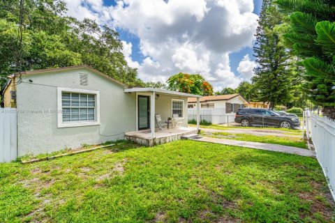 Villa ou maison à vendre à Miami Gardens, Floride: 3 chambres, 70.98 m2 № 1281744 - photo 2