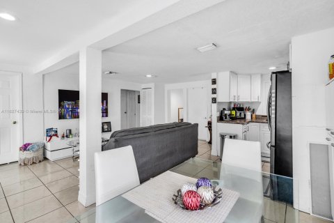 Villa ou maison à vendre à Miami Gardens, Floride: 3 chambres, 70.98 m2 № 1281744 - photo 12