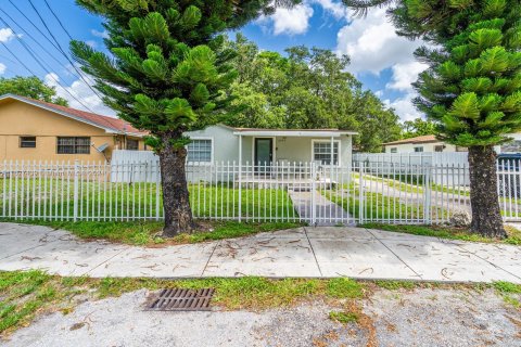 Villa ou maison à vendre à Miami Gardens, Floride: 3 chambres, 70.98 m2 № 1281744 - photo 5