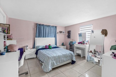 Villa ou maison à vendre à Miami Gardens, Floride: 3 chambres, 70.98 m2 № 1281744 - photo 20