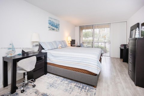 Condominio en venta en Hallandale Beach, Florida, 1 dormitorio, 76.18 m2 № 1281741 - foto 28