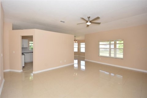 House in Palm Coast, Florida 3 bedrooms, 137.4 sq.m. № 1062128 - photo 7