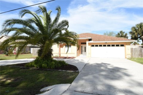 House in Palm Coast, Florida 3 bedrooms, 137.4 sq.m. № 1062128 - photo 1