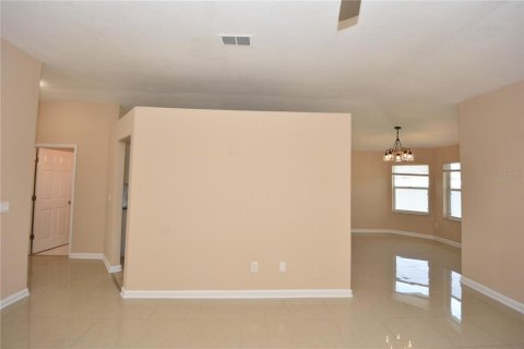 House in Palm Coast, Florida 3 bedrooms, 137.4 sq.m. № 1062128 - photo 8