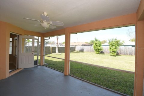 House in Palm Coast, Florida 3 bedrooms, 137.4 sq.m. № 1062128 - photo 19