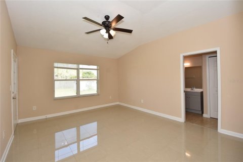 House in Palm Coast, Florida 3 bedrooms, 137.4 sq.m. № 1062128 - photo 20