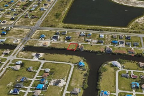 Terreno en venta en Cape Coral, Florida № 1375133 - foto 1