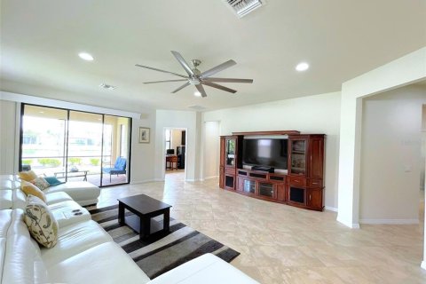 Villa ou maison à vendre à North Port, Floride: 2 chambres, 157.75 m2 № 1057243 - photo 21