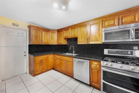 Casa en venta en Hollywood, Florida, 3 dormitorios, 101.73 m2 № 1327538 - foto 12