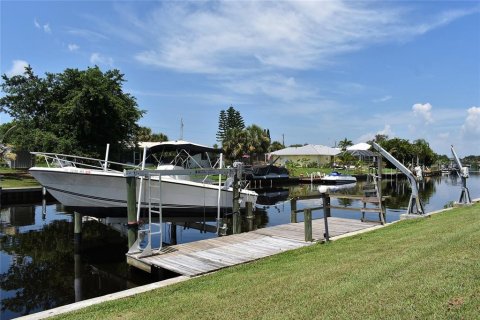 Villa ou maison à vendre à Punta Gorda, Floride: 3 chambres, 180.32 m2 № 1254859 - photo 30