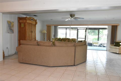 House in Punta Gorda, Florida 3 bedrooms, 180.32 sq.m. № 1254859 - photo 10