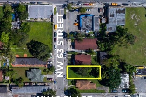 Commercial property in Miami, Florida № 1071829 - photo 2