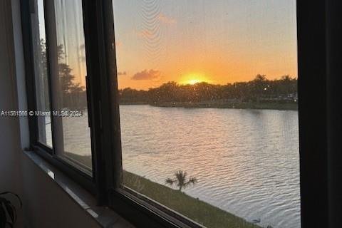 Condominio en venta en Tamarac, Florida, 2 dormitorios, 114.08 m2 № 1160197 - foto 18