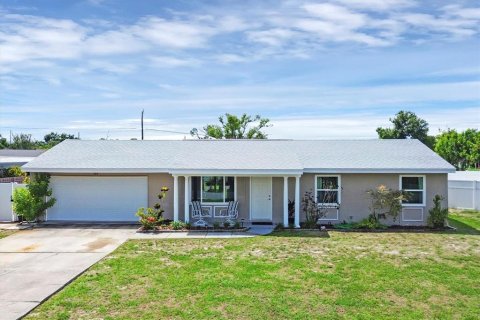 House in Port Charlotte, Florida 3 bedrooms, 139.73 sq.m. № 1247482 - photo 5