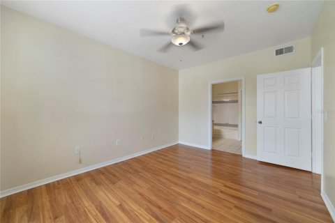 Condo in Orlando, Florida, 2 bedrooms  № 1393128 - photo 12