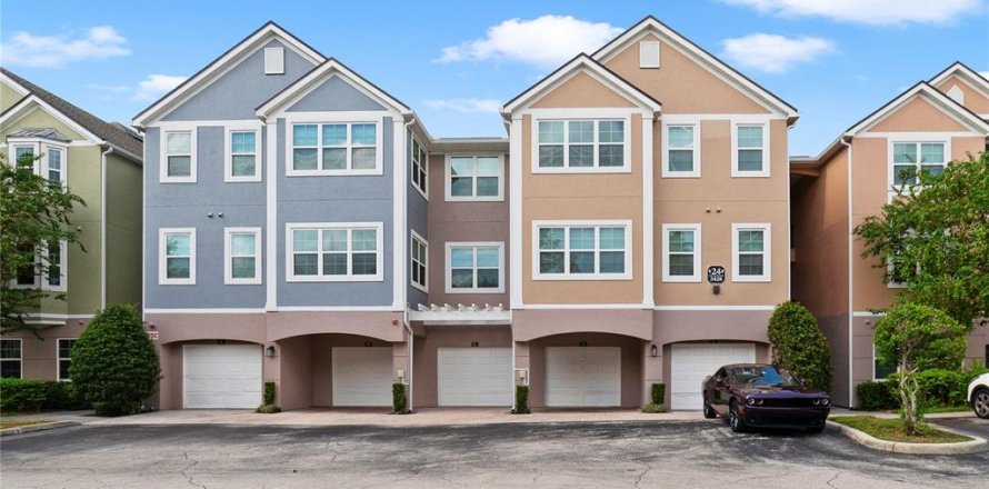 Condominio en Orlando, Florida, 2 dormitorios  № 1393128