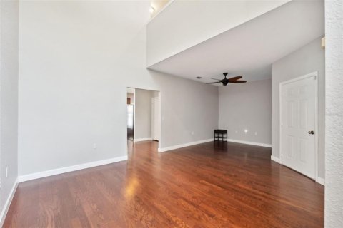 Townhouse in Tampa, Florida 3 bedrooms, 156.54 sq.m. № 1393091 - photo 5